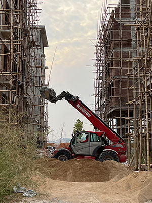 伸縮臂叉裝車用途之物料搬運車出租